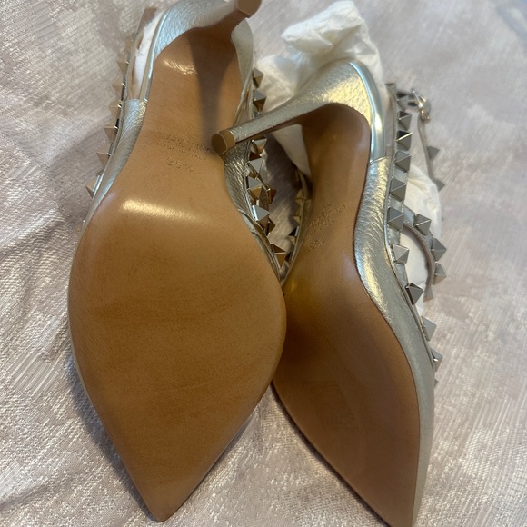 Valentino rockstudd heels in gold - Picture 4 of 5
